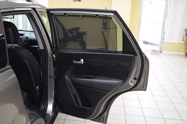 used 2014 Kia Sorento car, priced at $9,991