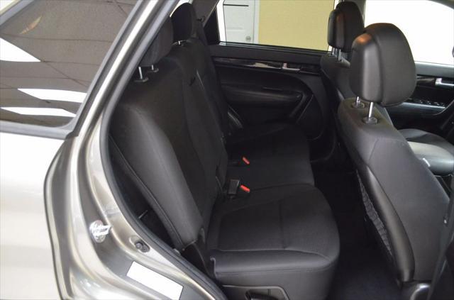 used 2014 Kia Sorento car, priced at $9,991