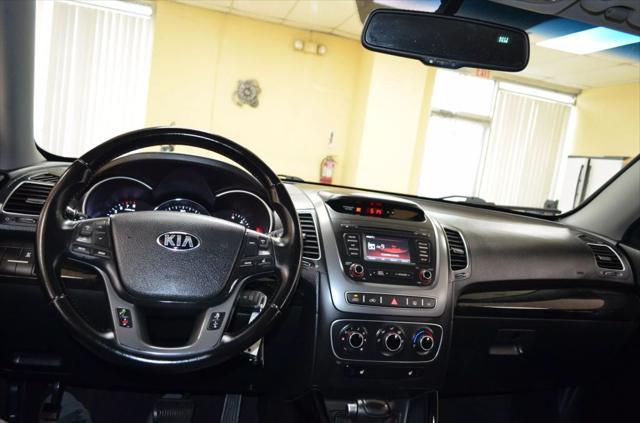 used 2014 Kia Sorento car, priced at $9,991
