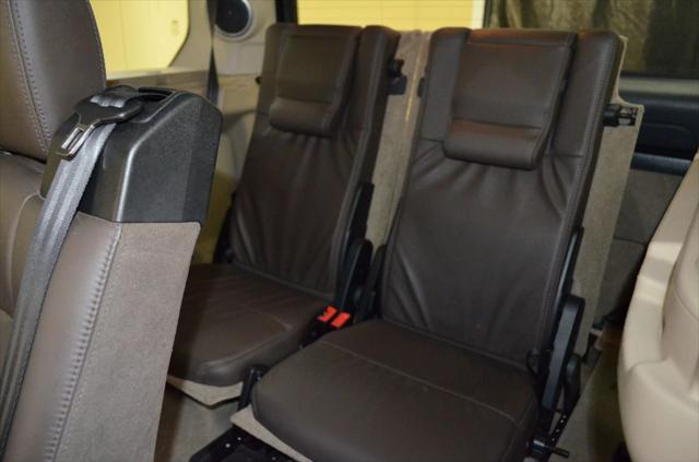 used 2016 Land Rover LR4 car, priced at $17,991
