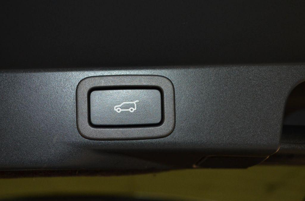 used 2015 Land Rover Range Rover Sport car, priced at $13,991