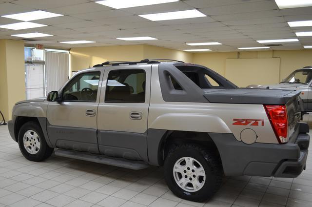 used 2002 Chevrolet Avalanche car, priced at $6,741