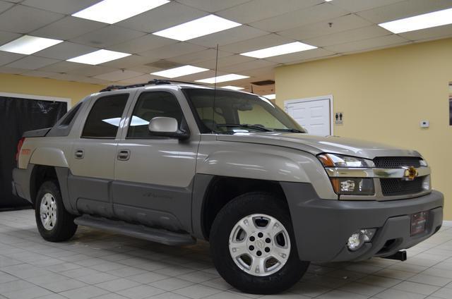 used 2002 Chevrolet Avalanche car, priced at $6,741