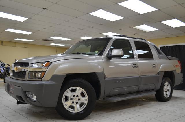 used 2002 Chevrolet Avalanche car, priced at $6,741