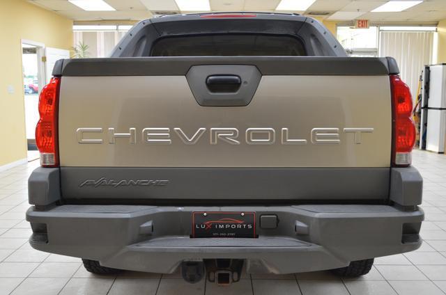 used 2002 Chevrolet Avalanche car, priced at $6,741