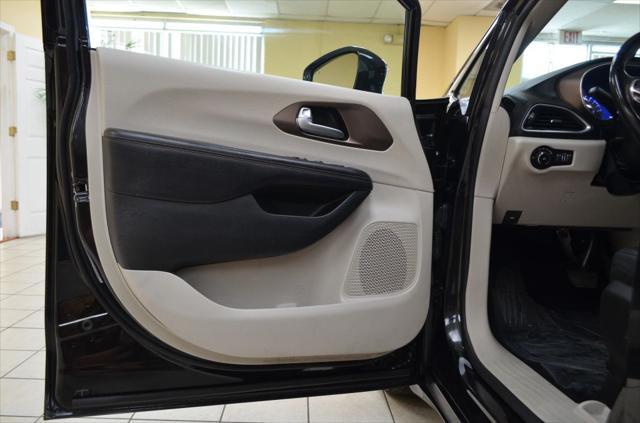 used 2018 Chrysler Pacifica car, priced at $10,991