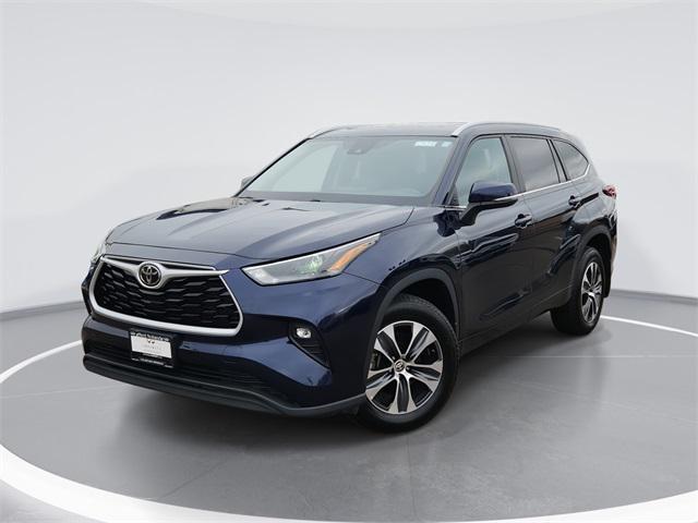 used 2024 Toyota Highlander car, priced at $42,078