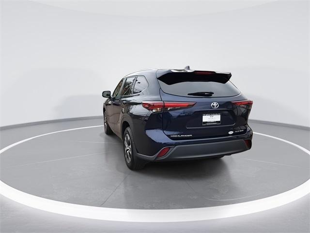 used 2024 Toyota Highlander car, priced at $42,078