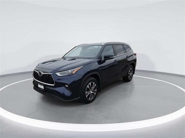 used 2024 Toyota Highlander car, priced at $42,078