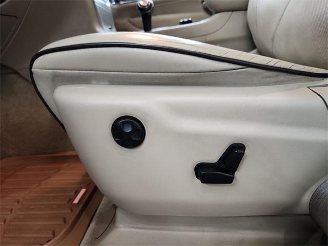 used 2015 Jeep Grand Cherokee car, priced at $12,484