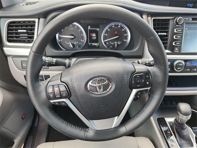 used 2019 Toyota Highlander car, priced at $30,489