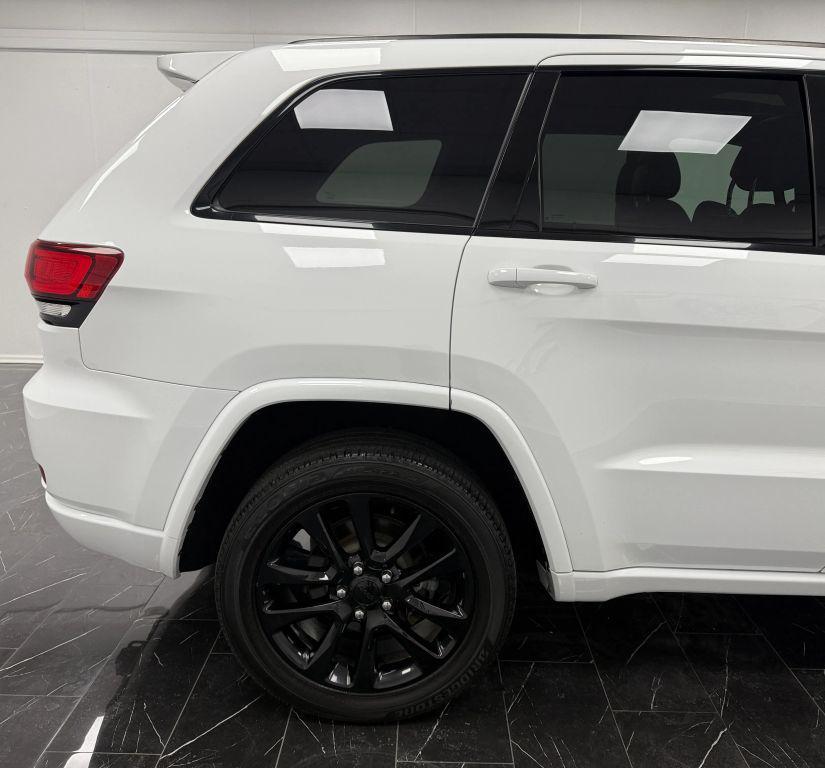used 2017 Jeep Grand Cherokee car, priced at $12,495