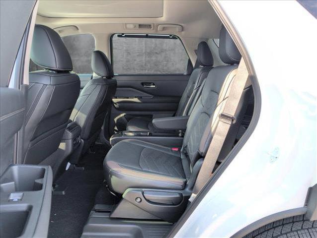 new 2025 Nissan Pathfinder car, priced at $48,274