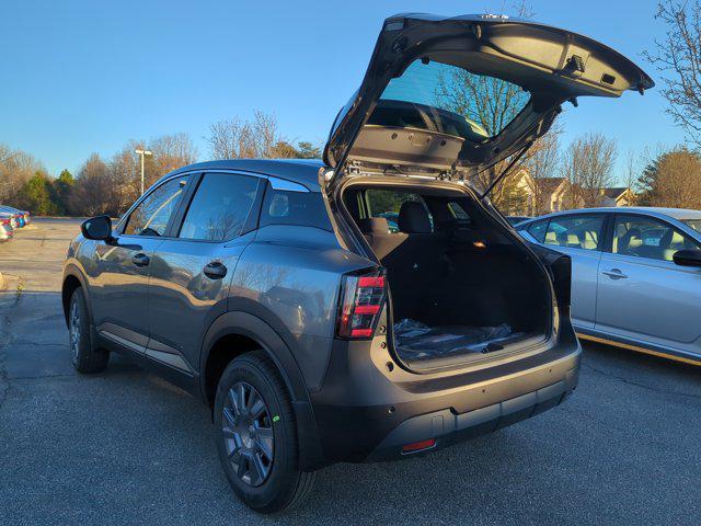 new 2025 Nissan Kicks car, priced at $24,250