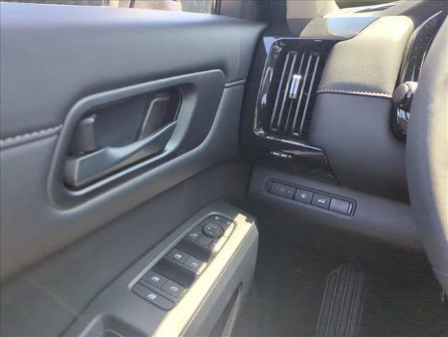 new 2025 Nissan Pathfinder car, priced at $40,158