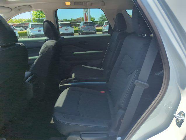 new 2025 Nissan Pathfinder car, priced at $40,158