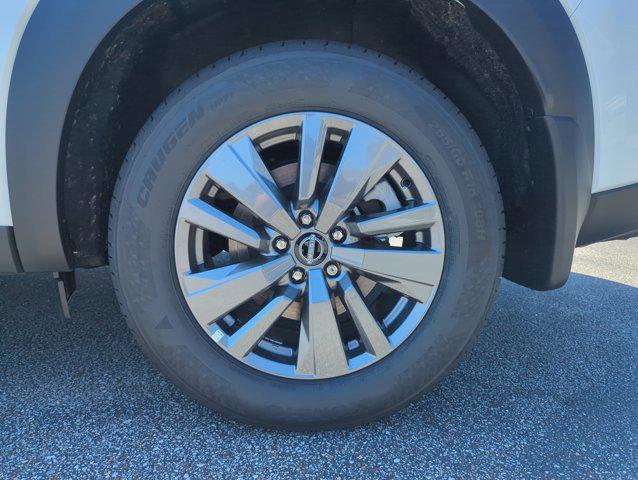 new 2025 Nissan Pathfinder car, priced at $40,158