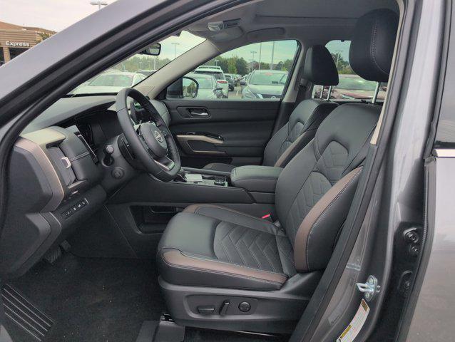 new 2025 Nissan Pathfinder car, priced at $48,901