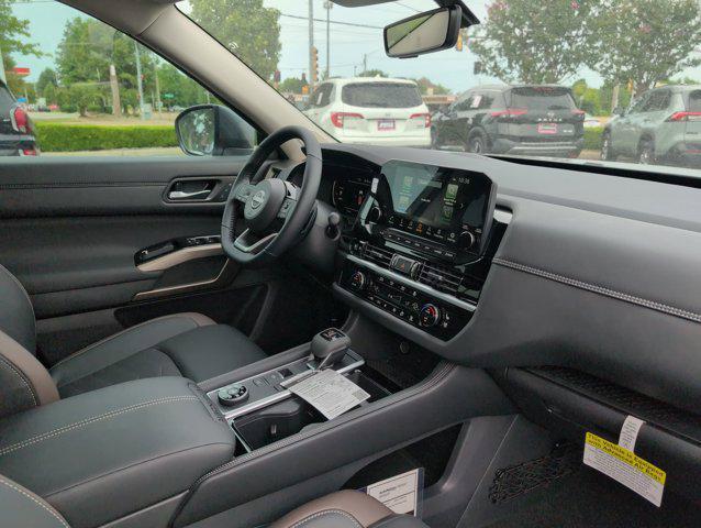 new 2025 Nissan Pathfinder car, priced at $48,901