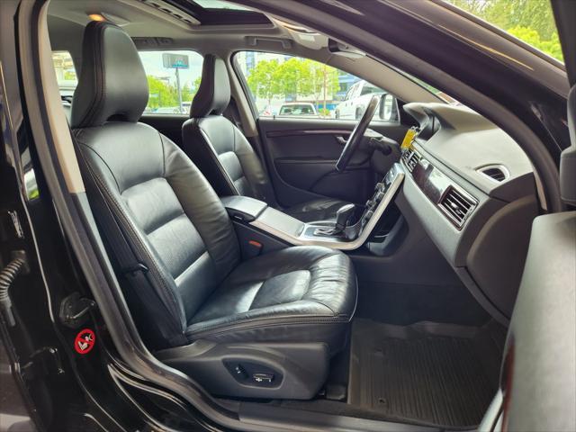 used 2013 Volvo XC70 car, priced at $14,162
