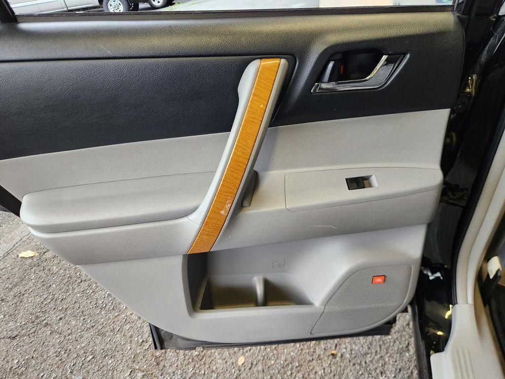 used 2008 Toyota Highlander Hybrid car, priced at $10,792