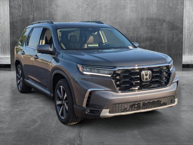 new 2025 Honda Pilot car, priced at $50,665