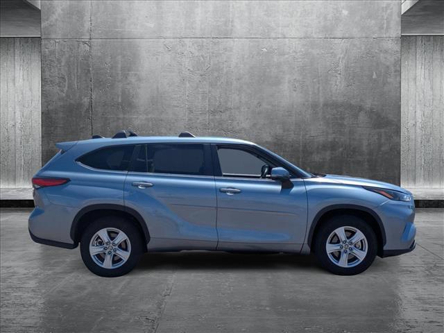 used 2023 Toyota Highlander car, priced at $30,949