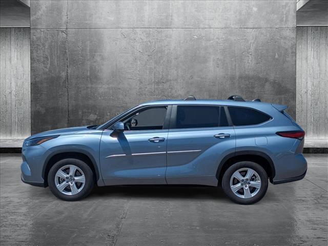 used 2023 Toyota Highlander car, priced at $30,949