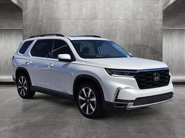 new 2025 Honda Pilot car, priced at $45,823