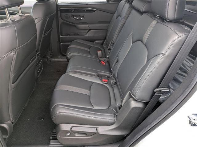 new 2025 Honda Pilot car, priced at $45,670