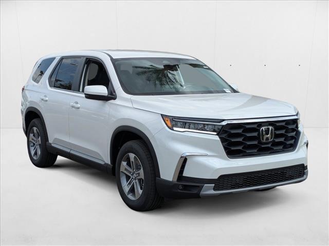 new 2025 Honda Pilot car, priced at $45,670