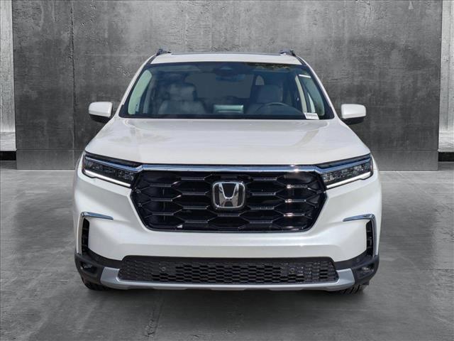 new 2025 Honda Pilot car, priced at $49,578