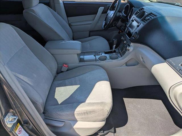 used 2013 Toyota Highlander car, priced at $8,990