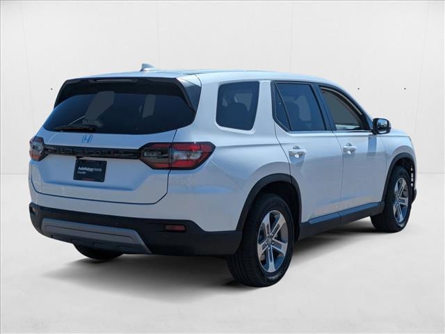 new 2025 Honda Pilot car, priced at $43,680