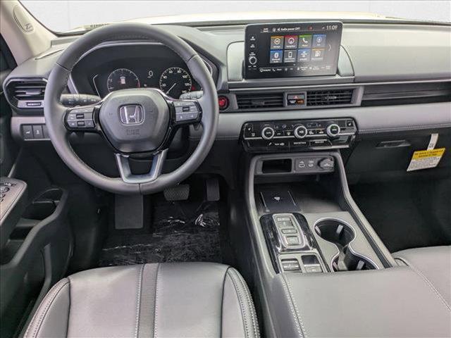 new 2025 Honda Pilot car, priced at $49,623