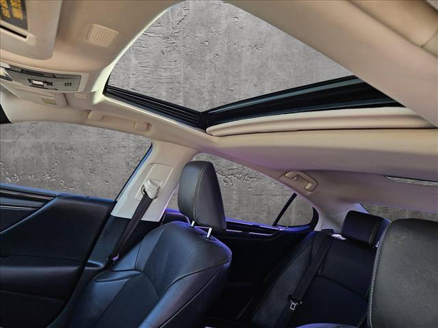 used 2019 Lexus ES 300h car, priced at $25,695