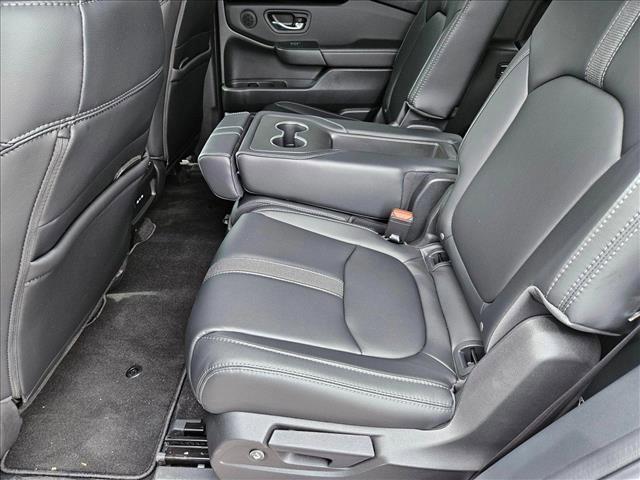 new 2025 Honda Pilot car, priced at $45,077