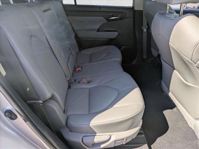 used 2021 Toyota Highlander car, priced at $29,999