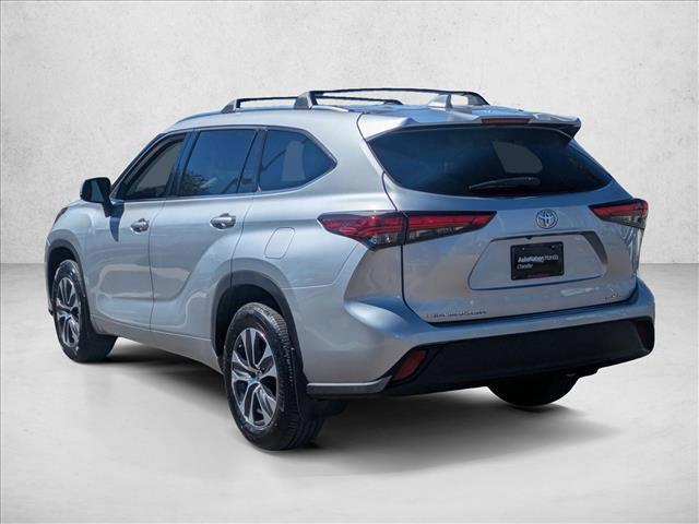 used 2021 Toyota Highlander car, priced at $29,999