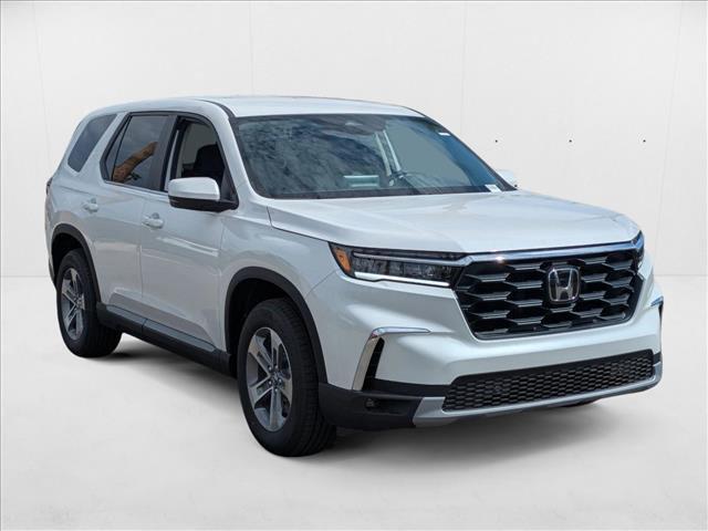 new 2025 Honda Pilot car, priced at $45,625