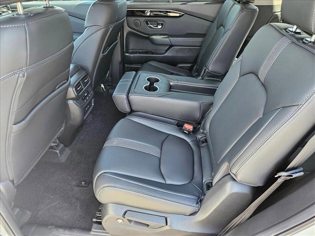 new 2025 Honda Pilot car, priced at $45,077