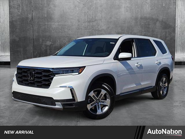 new 2025 Honda Pilot car, priced at $45,077