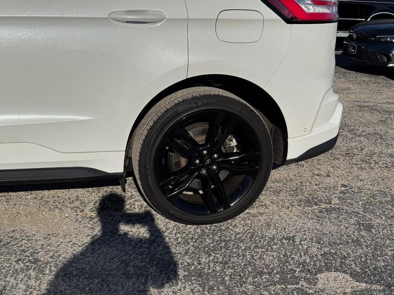 used 2024 Ford Edge car, priced at $39,995