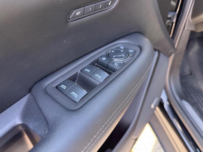 used 2022 Cadillac XT5 car, priced at $34,283