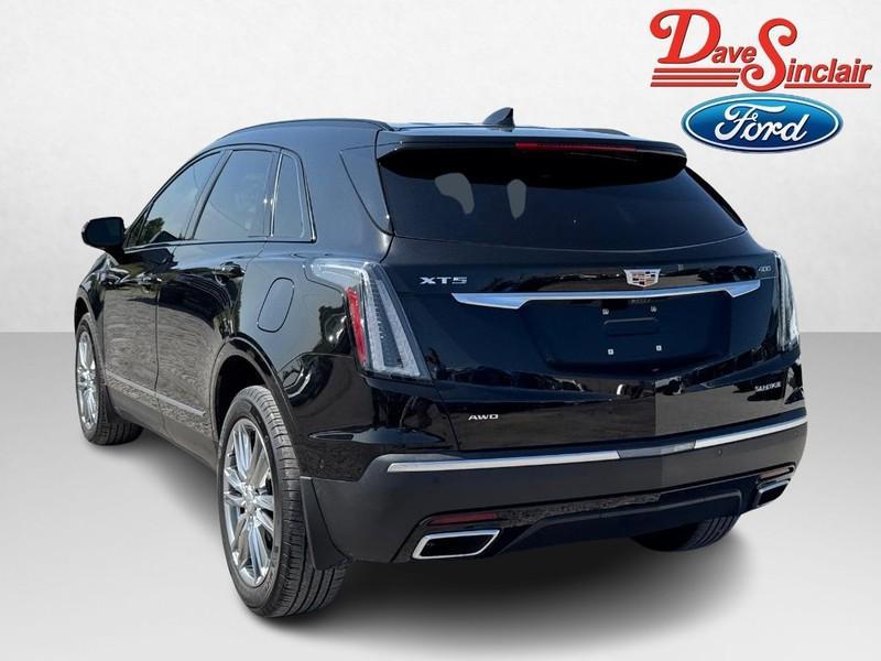 used 2022 Cadillac XT5 car, priced at $34,283