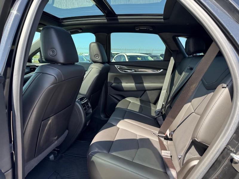 used 2022 Cadillac XT5 car, priced at $34,283