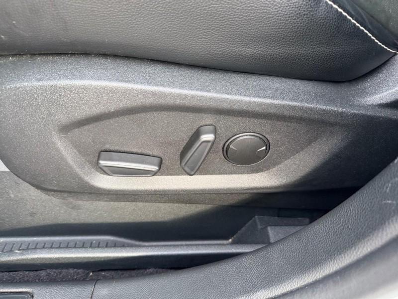 used 2022 Ford Edge car, priced at $32,995