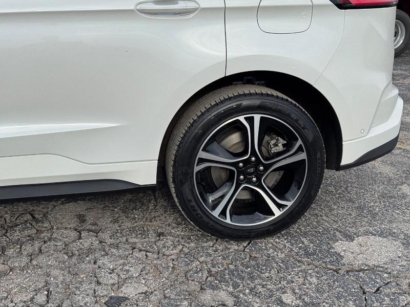 used 2022 Ford Edge car, priced at $32,995