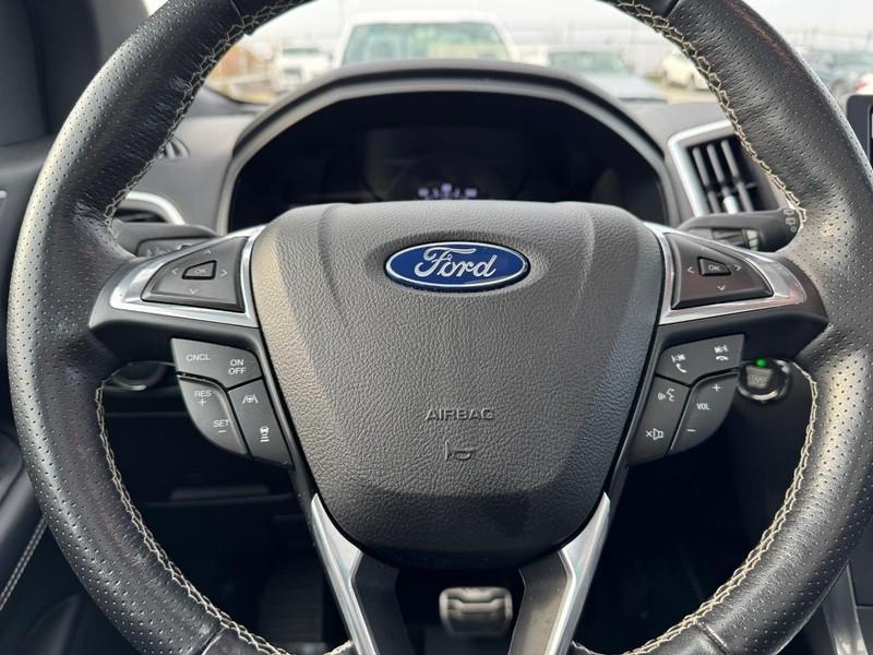 used 2022 Ford Edge car, priced at $32,995
