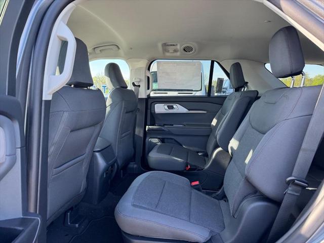 new 2025 Ford Explorer car, priced at $39,215